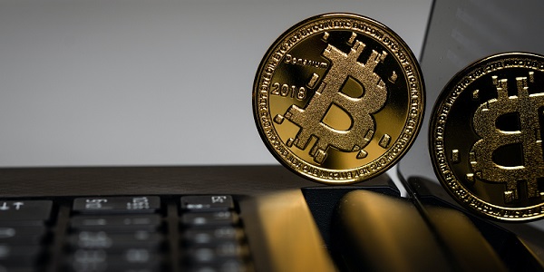 Aproape 40% dintre investitorii romani sunt interesati de criptoactive si plati digitale